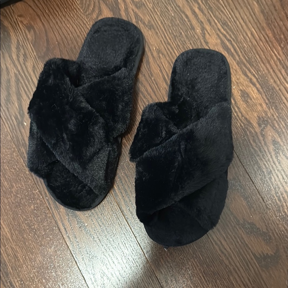 Cozy Black Faux Fur Women's Slippers